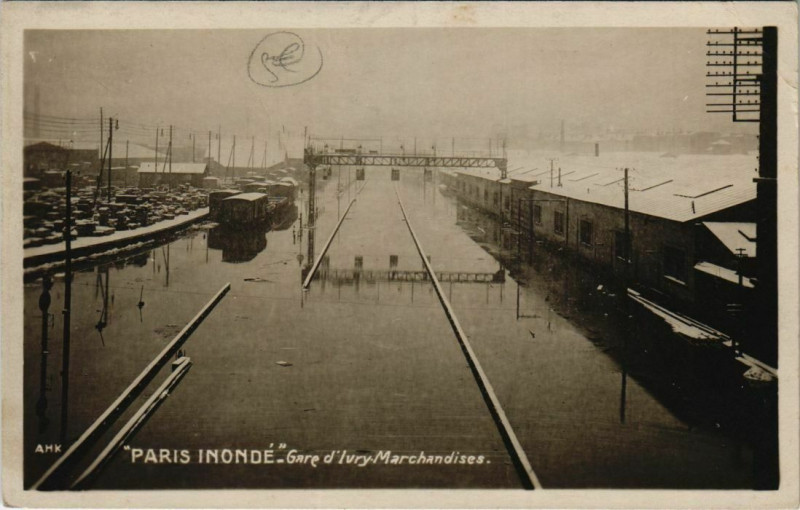 Carte postale ancienne Paris 13e - Gare d'Ivry Marchandises à Paris 13e