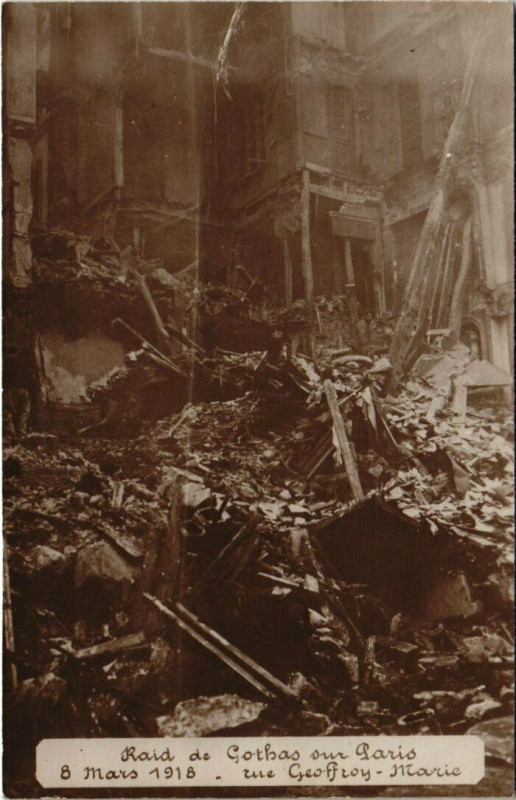 Carte postale ancienne Paris 5e - Raid de Gothas sur Paris à Paris 5e