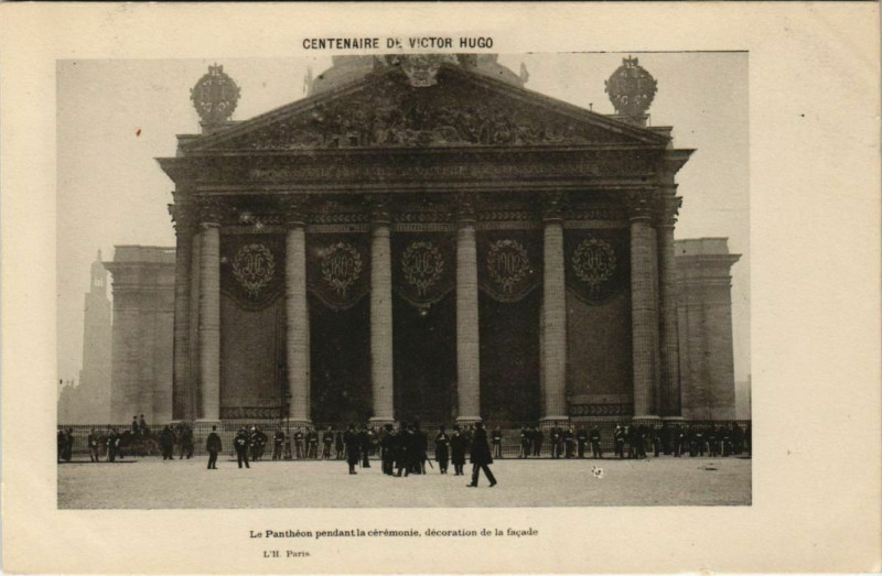 Carte postale ancienne Paris 5e - Le Panthéon pendant la cérémonie à Paris 5e