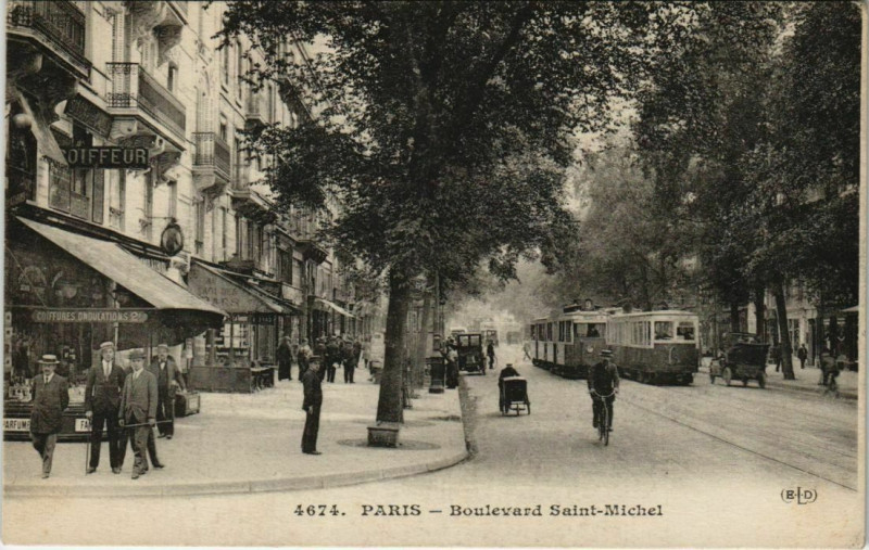 Carte postale ancienne Paris 5e - Boulevard Saint-Michel à Paris 5e