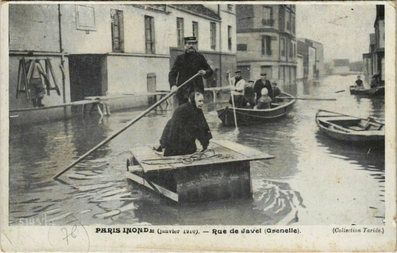 Carte postale ancienne Paris inondé (janvier 1910) - Rue de Javel (Grenelle) à Paris 15e