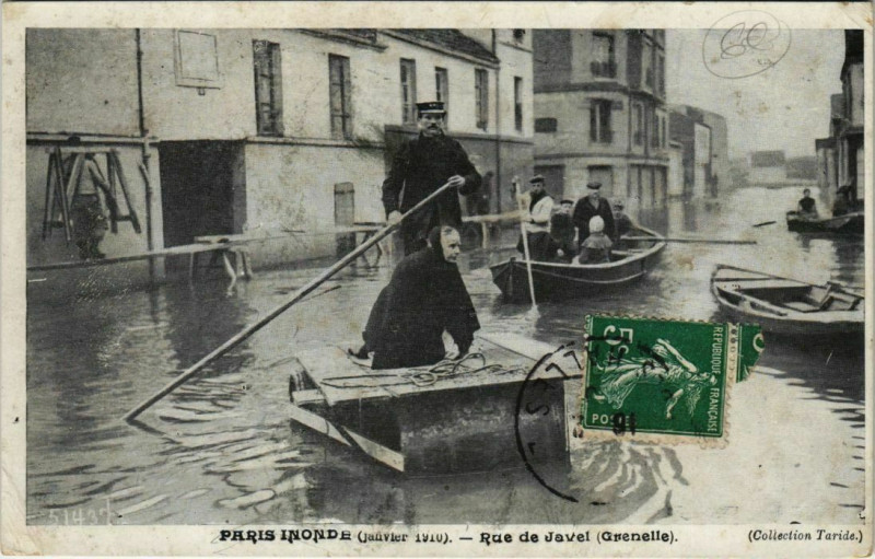 Carte postale ancienne Paris inondé (janvier 1910) - Rue de Javel (Grenelle) à Paris 15e