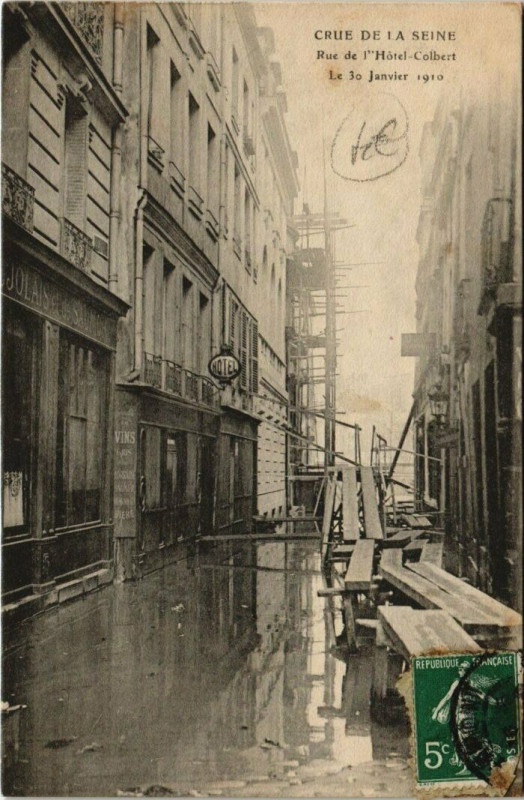 Carte postale ancienne Paris 5e - Rue de l'Hôtel-Colbert à Paris 5e