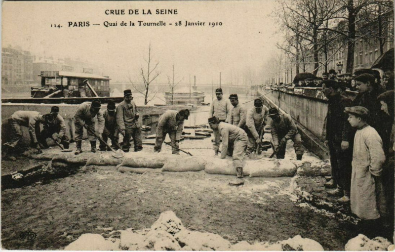 Carte postale ancienne Paris 5e - Quai de la Tournelle à Paris 5e