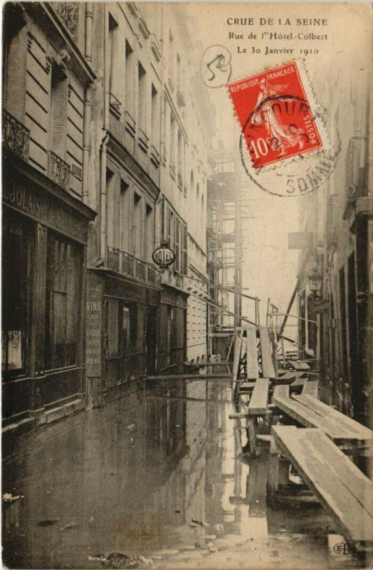 Carte postale ancienne Paris 5e - Rue de l'Hôtel-Colbert à Paris 5e