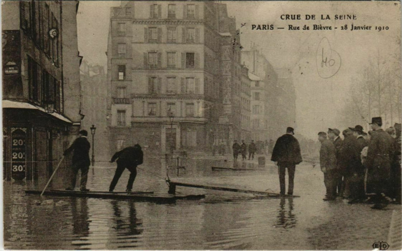 Carte postale ancienne Paris 5e - Rue de Bièvre à Paris 5e