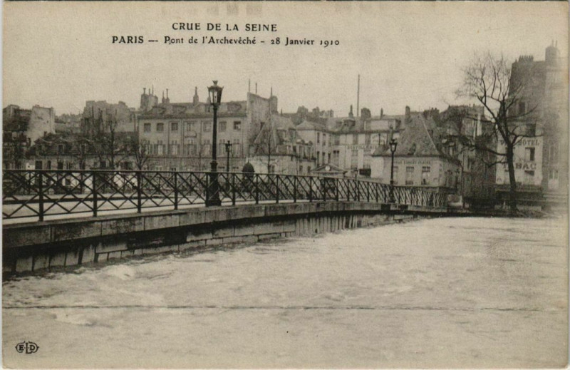 Carte postale ancienne Paris 4e - Pont de l'Archevêché à Paris 4e