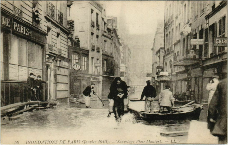 Carte postale ancienne Paris 5e - Sauvetage Place Maubert - Ll.50 à Paris 5e