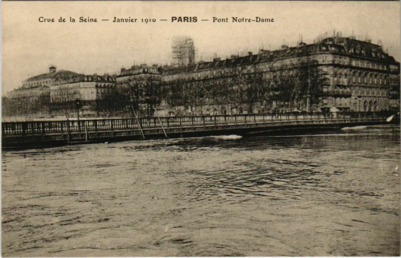 Carte postale ancienne Paris 4e - Pont Notre-Dame à Paris 4e