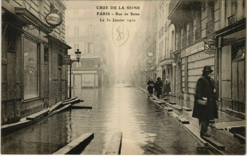Carte postale ancienne Paris 6e - Rue de Seine à Paris 6e