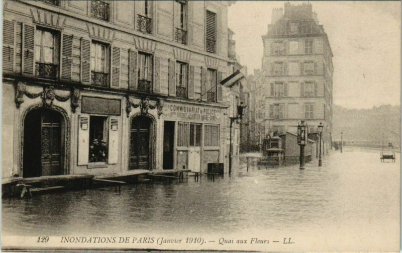 Carte postale ancienne Paris 4e - Quai aux Fleurs - Ll.129  à Paris 4e