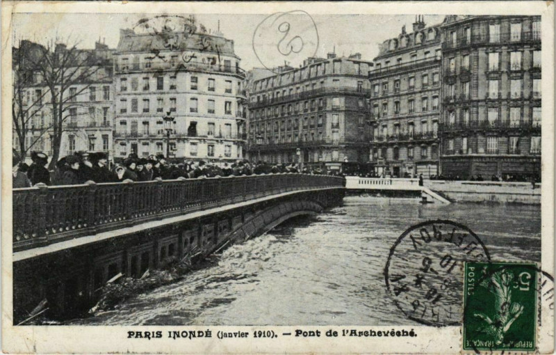 Carte postale ancienne Paris 4e - Pont de l'Archevêché à Paris 4e