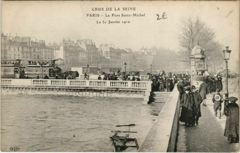Carte postale ancienne Paris 5e - Le Pont Saint-Michel à Paris 5e