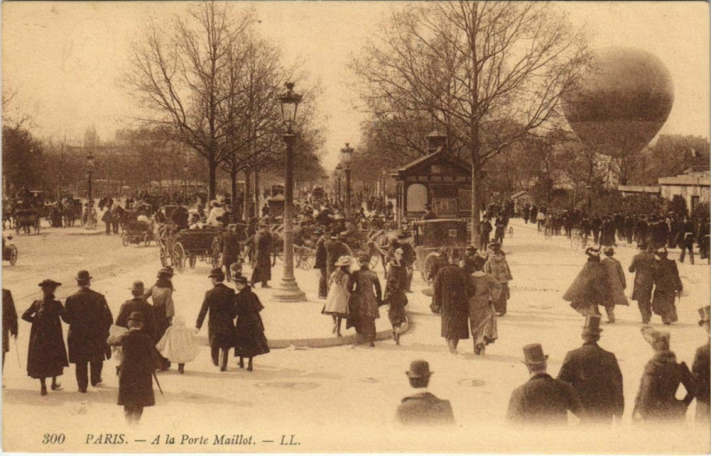 Carte postale ancienne A la Porte Maillot à Paris 17e