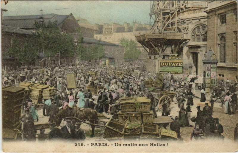 Carte postale ancienne Paris - Un matin aux Halles à Paris