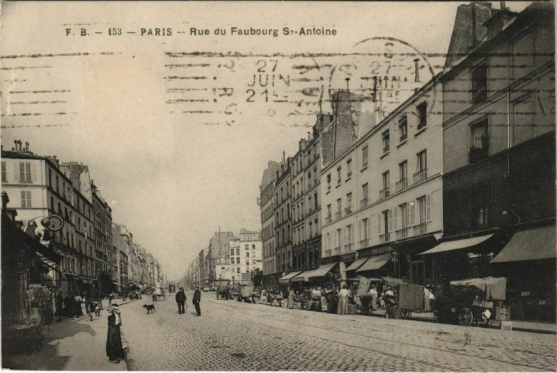 Carte postale ancienne Paris 11e - Rue du Faubourg Saint-Antonie à Paris 11e