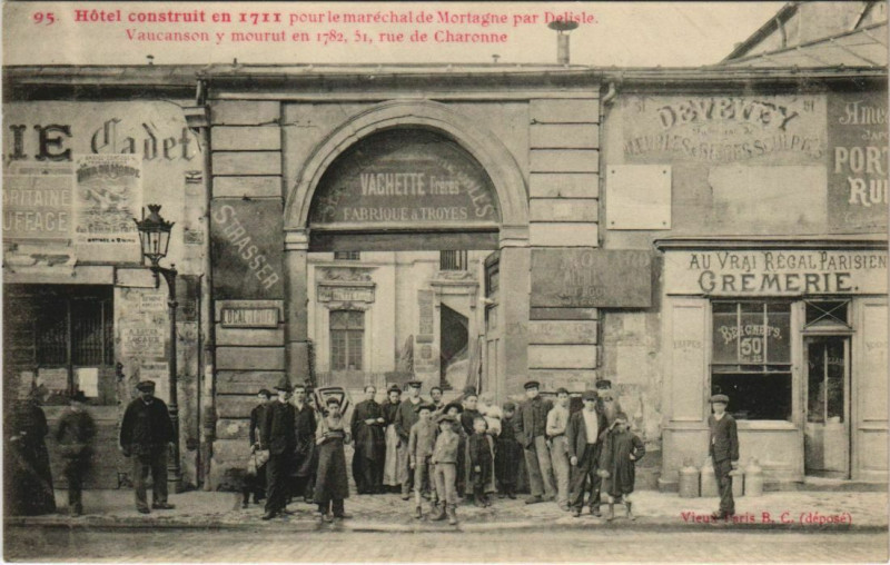Carte postale ancienne Paris - Hotel Construit à Paris