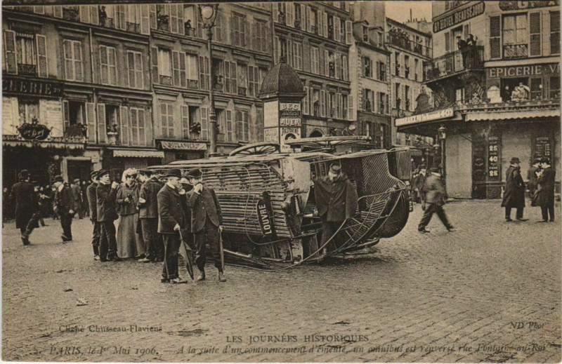Carte postale ancienne Paris - A la suite d'un contimencement d'ementé à Paris