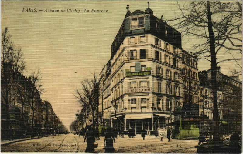 Carte postale ancienne Avenue de la Clichy - La Fourche à Paris 18e