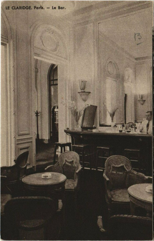 Carte postale ancienne Paris - Le Claridge - Le Bar à Paris