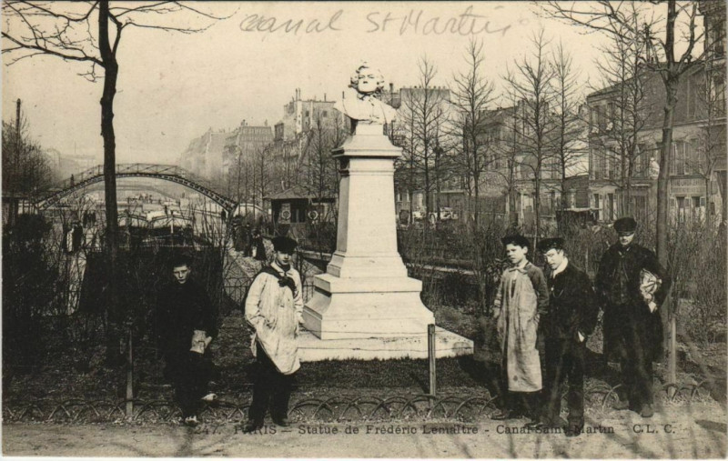 Carte postale ancienne Paris - Statue de Fréderico Lemaitre à Paris