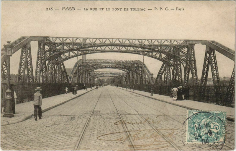 Carte postale ancienne Paris 13e - La Rue et le Pont de Tolbiac à Paris 13e