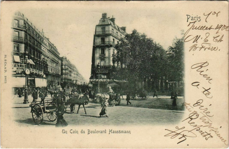 Carte postale ancienne Paris - Un Coin du Boulevard Haussmann à Paris
