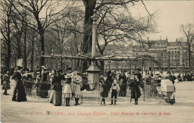Carte postale ancienne Paris - Aux Champs-Elysées à Paris