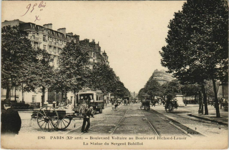 Carte postale ancienne Paris - Boulevard Voltaire à Paris