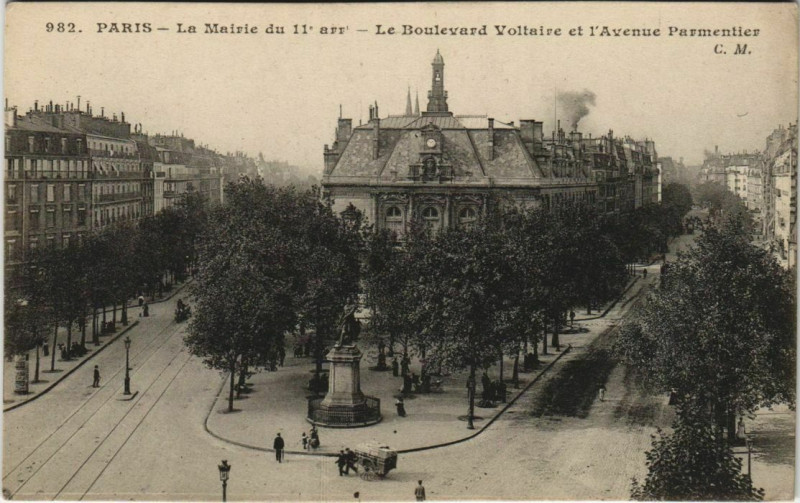 Carte postale ancienne Paris 11e - Mairie à Paris 11e