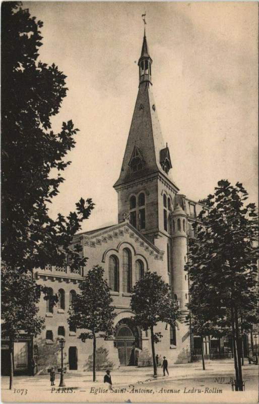 Carte postale ancienne Paris 12e Eglise Saint-Antoine Avenue Ledru-Rollin Nd Phot à Paris 12e