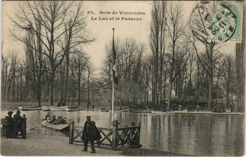 Carte postale ancienne Paris 12e - Bois de Vincennes à Paris 12e