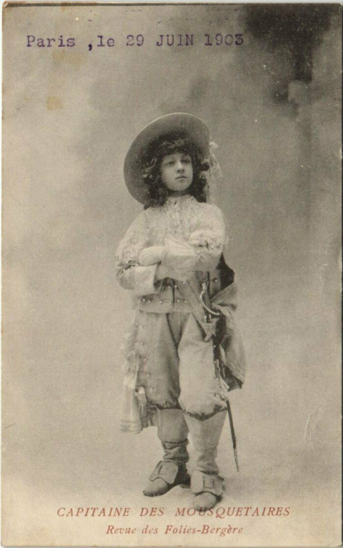 Carte postale ancienne Paris 9e - Capitaine des Mousquetaires à Paris 9e