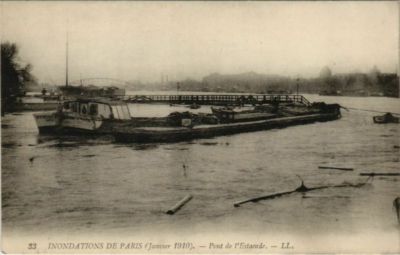 Carte postale ancienne Paris 4e - Pont de l'Estacade - Ll.33  à Paris 4e