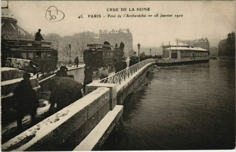 Carte postale ancienne Paris 4e - Pont de l'Archevêché  à Paris 4e