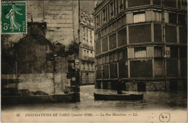 Carte postale ancienne Paris 4e - La Rue Massillon - Ll.32  à Paris 4e