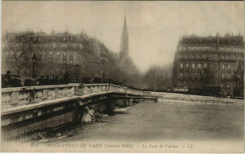 Carte postale ancienne Inondation 1900 Paris Pont de l'Alma France à Paris 8e