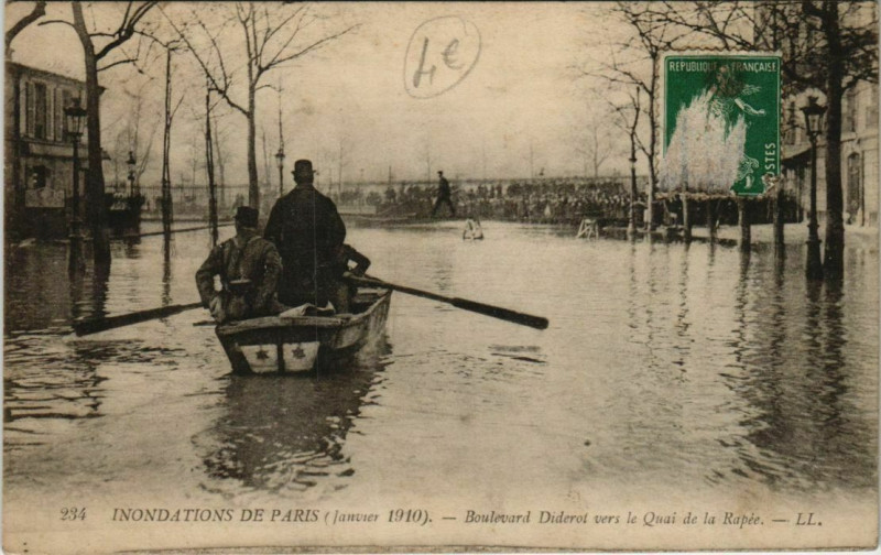 Carte postale ancienne Paris 12e - Boulevard Diderot - Ll.234  à Paris 12e