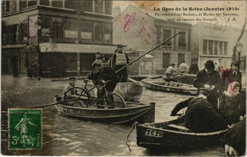 Carte postale ancienne Paris - Pontonniers sur Bachots, et Marins sur Youyous...  à Paris