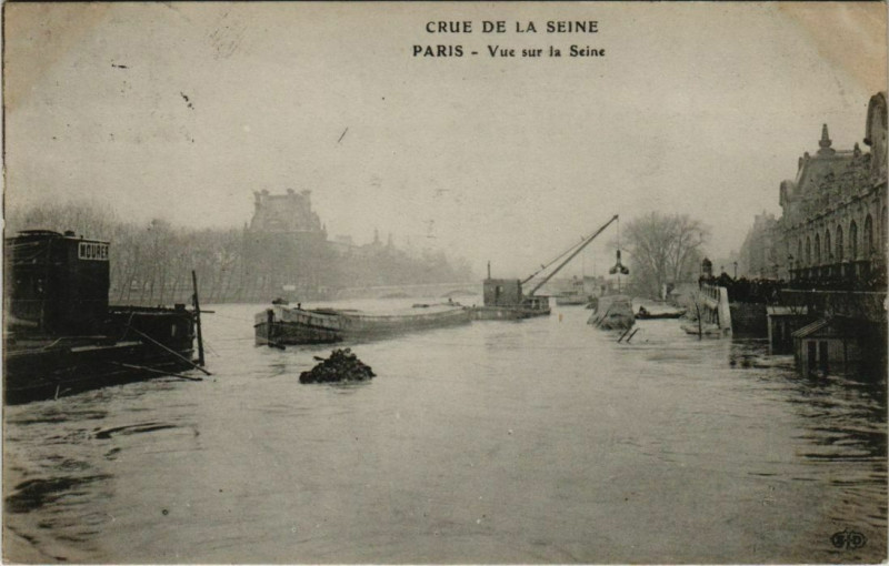 Carte postale ancienne Paris - Crue de la Seine - Vue sur la Seine  à Paris