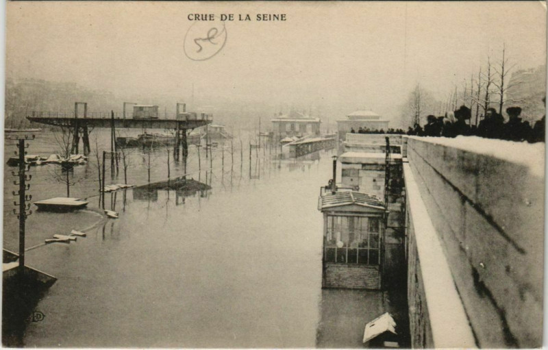 Carte postale ancienne Paris - Crue de la Seine  à Paris