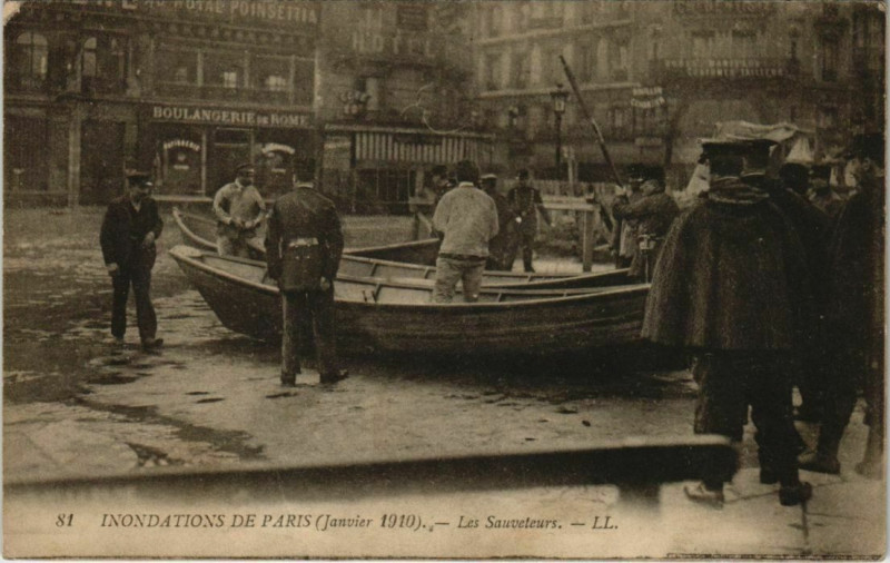 Carte postale ancienne Paris - Les Sauveteurs - Ll.  à Paris