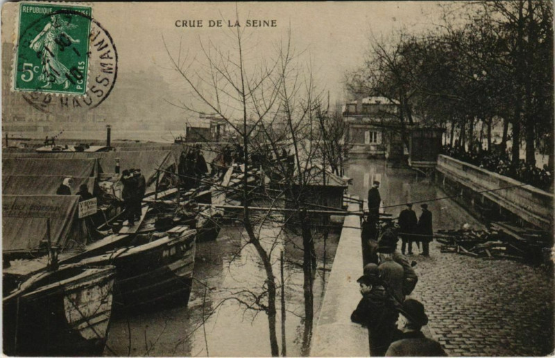 Carte postale ancienne Paris - Crue de la Seine  à Paris