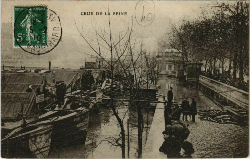 Carte postale ancienne Paris - Crue de la Seine  à Paris