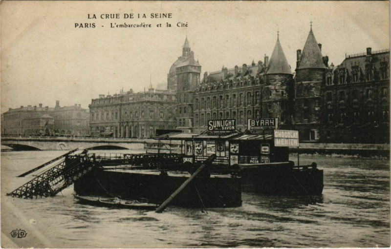 Carte postale ancienne Paris - L'Embarcadère et la Cité - Crue de la Seine  à Paris