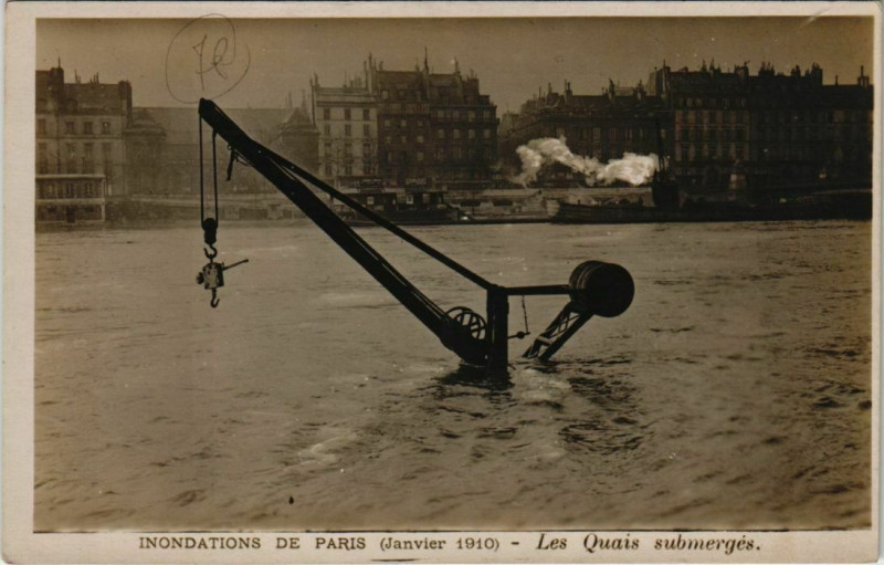 Carte postale ancienne Paris - Inondations - Janvier 1910 - Les Quais submergés  à Paris