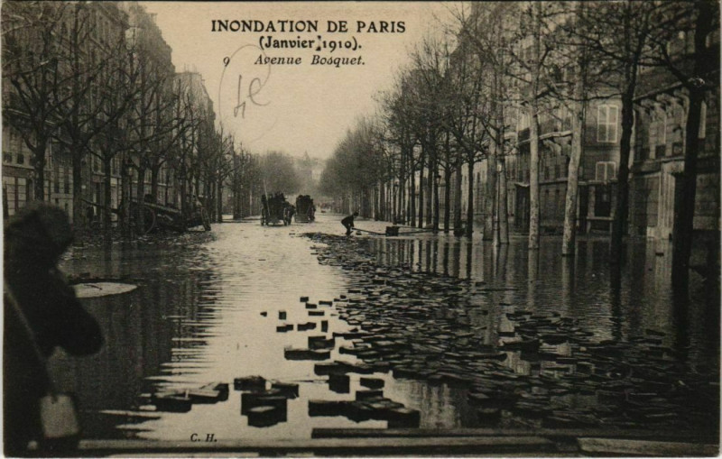 Carte postale ancienne Paris Inondations - Avenue Bosquet  à Paris