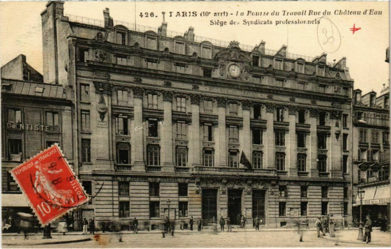 Carte postale ancienne Paris 10e Bourse du Travail Rue du chateau d'Eau à Paris 10e