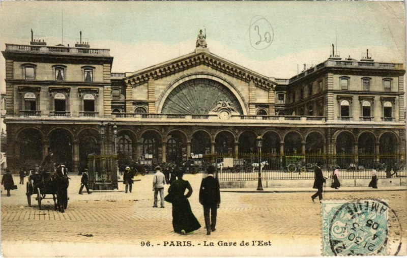 Carte postale ancienne Paris 10e - La Gare de l'Est à Paris 10e