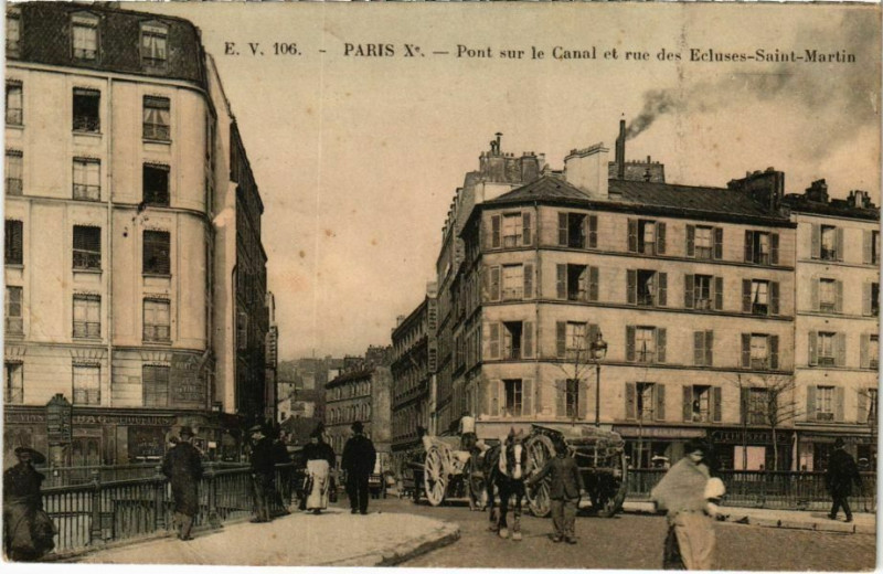 Carte postale ancienne Paris 10e - Pont sur le Canal à Paris 10e